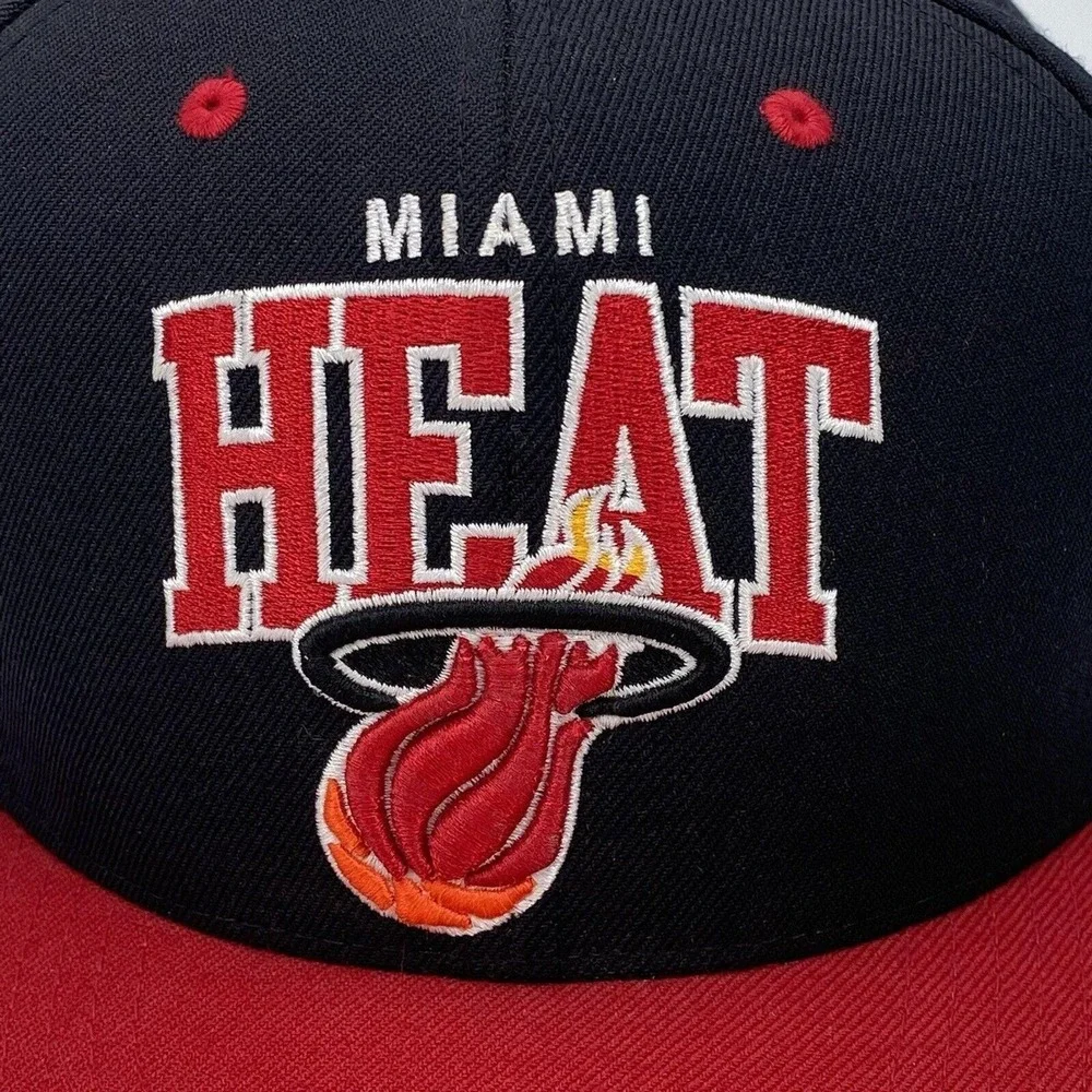 Miami Heat Mitchell & Ness Hardwood Classics Snapback Hat‎ 100% Wool 2-Tone